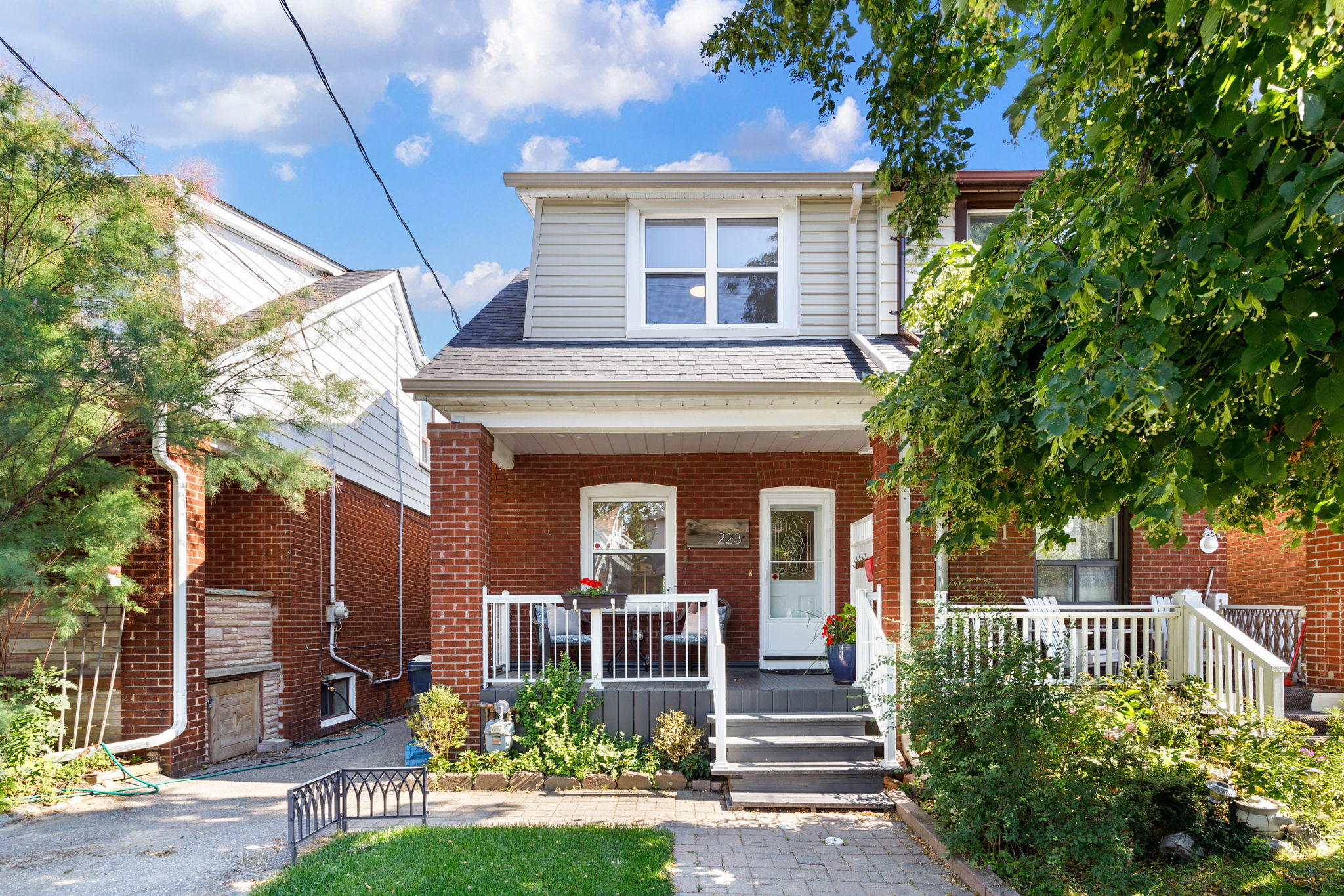223 Springdale Blvd One Group Toronto Real Estate, Inc.
